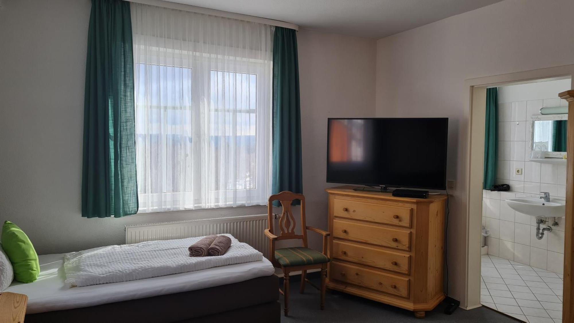 Hotel Schoene Aussicht Masserberg Ruang foto
